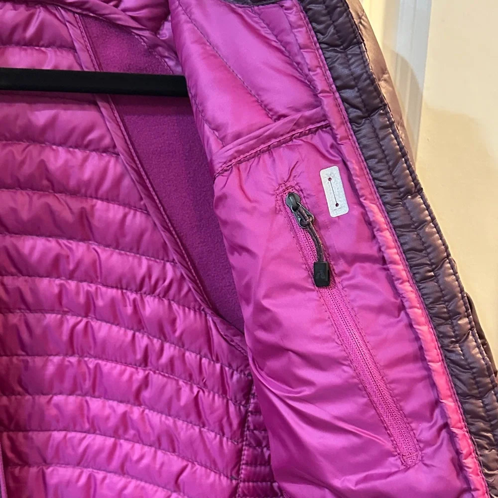 Eddie Bauer Women's Plum Puffer Jacket - Picture 4 of 8